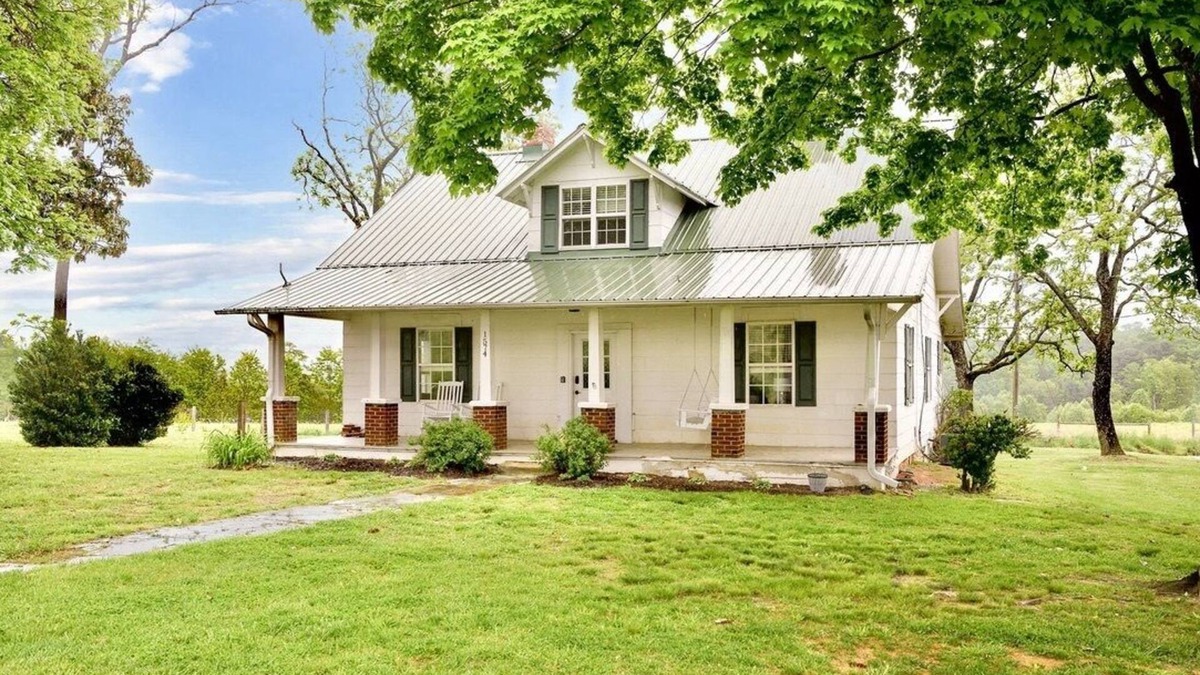 Dan River House | Perfect Private Farmhouse Retreat Near Mount Airy!