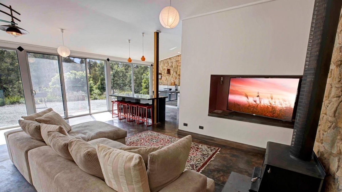 Bruthen House | Perfect property for those looking for a tranquil and unique retreat