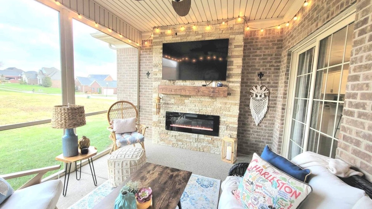 Simpsonville House | Perfect ranch style home for the Bourbon Trail w/screened-in porch