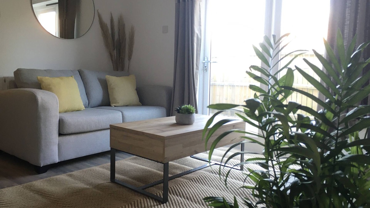Poole House | Perfect retreat for two! One bed house with garden, minutes from sea front