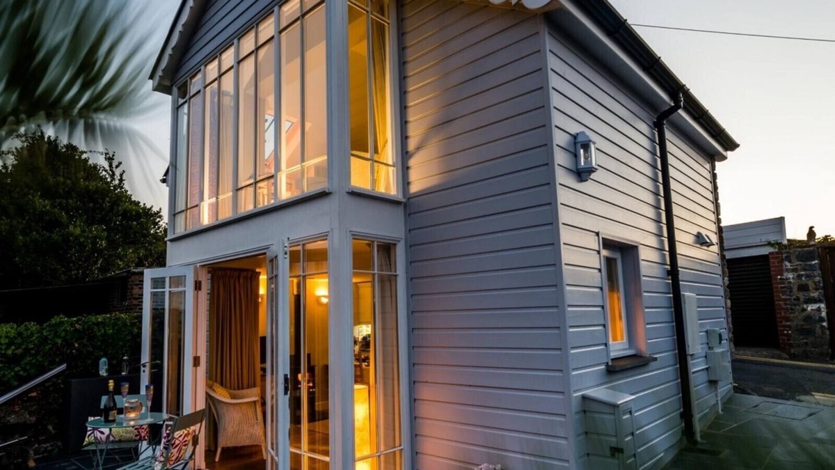 New Quay House | Perfect romantic retreat centrally located with sea views
