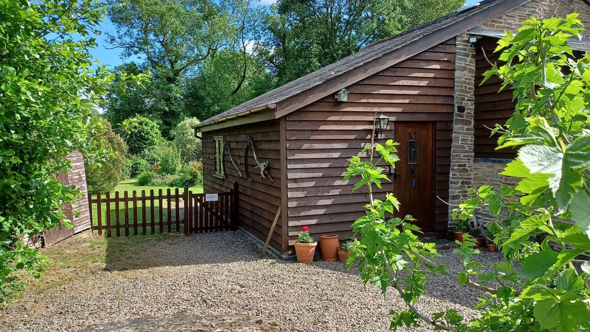 Longtown Cottage | Perfect Rural Retreat for two near Hay on Wye
