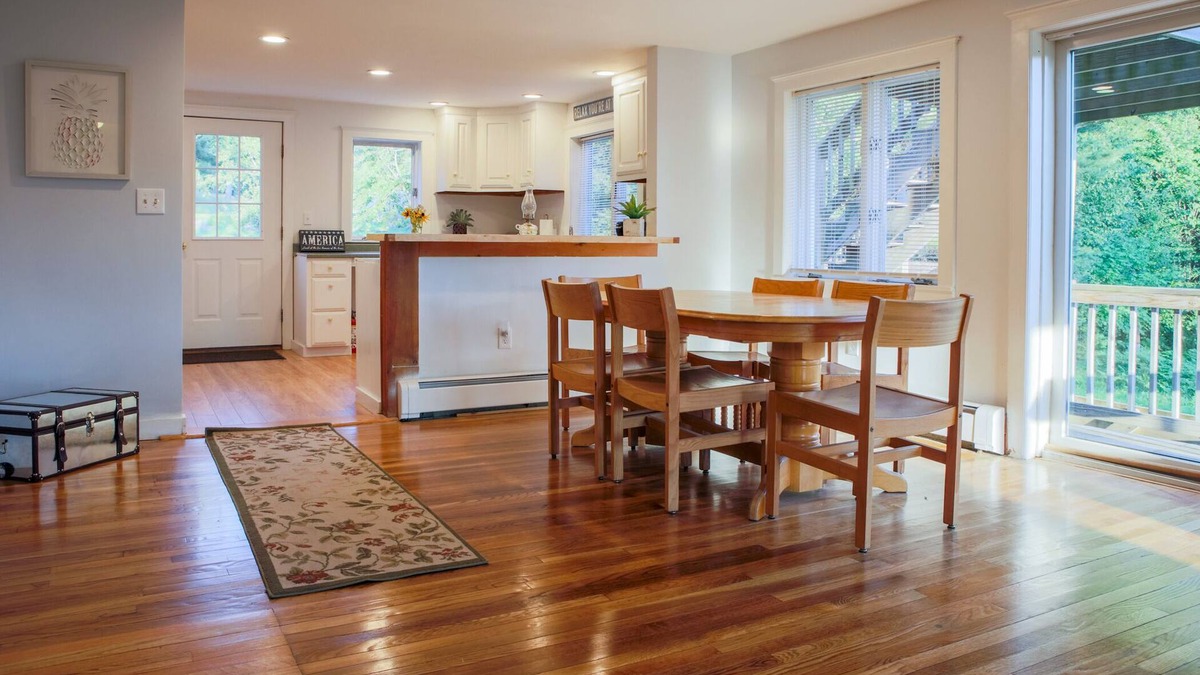 Rumney House | Perfect & Safe Family Adventure! Lake & Mountains! Weddings! Business Retreats!