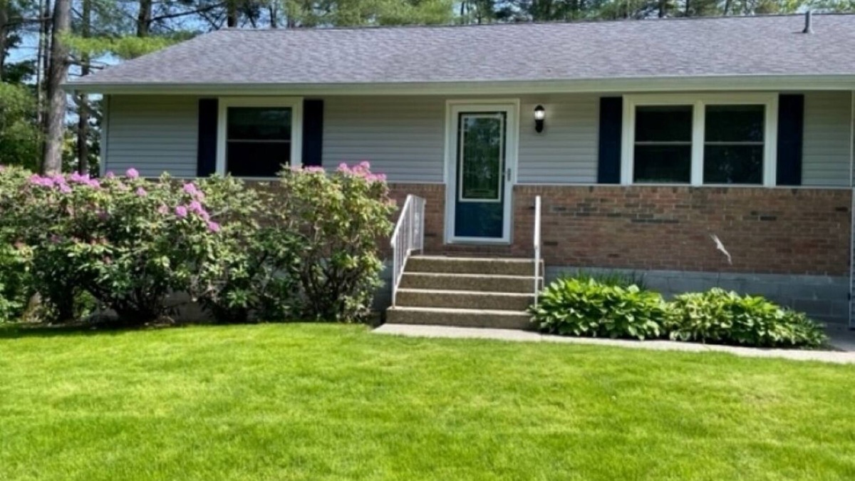 Ballston Spa House | Perfect Saratoga Springs location