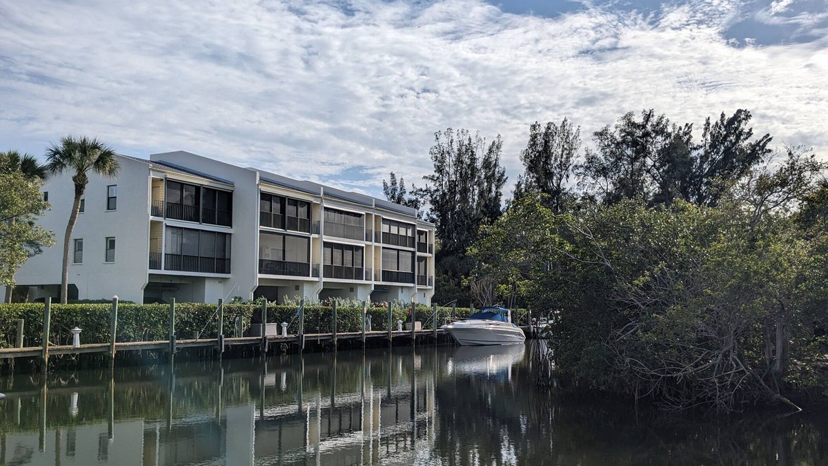 Cortez Condo | Perfect Seasonal Rental,Canal Front Condo less than mile to beach,40ft boat slip