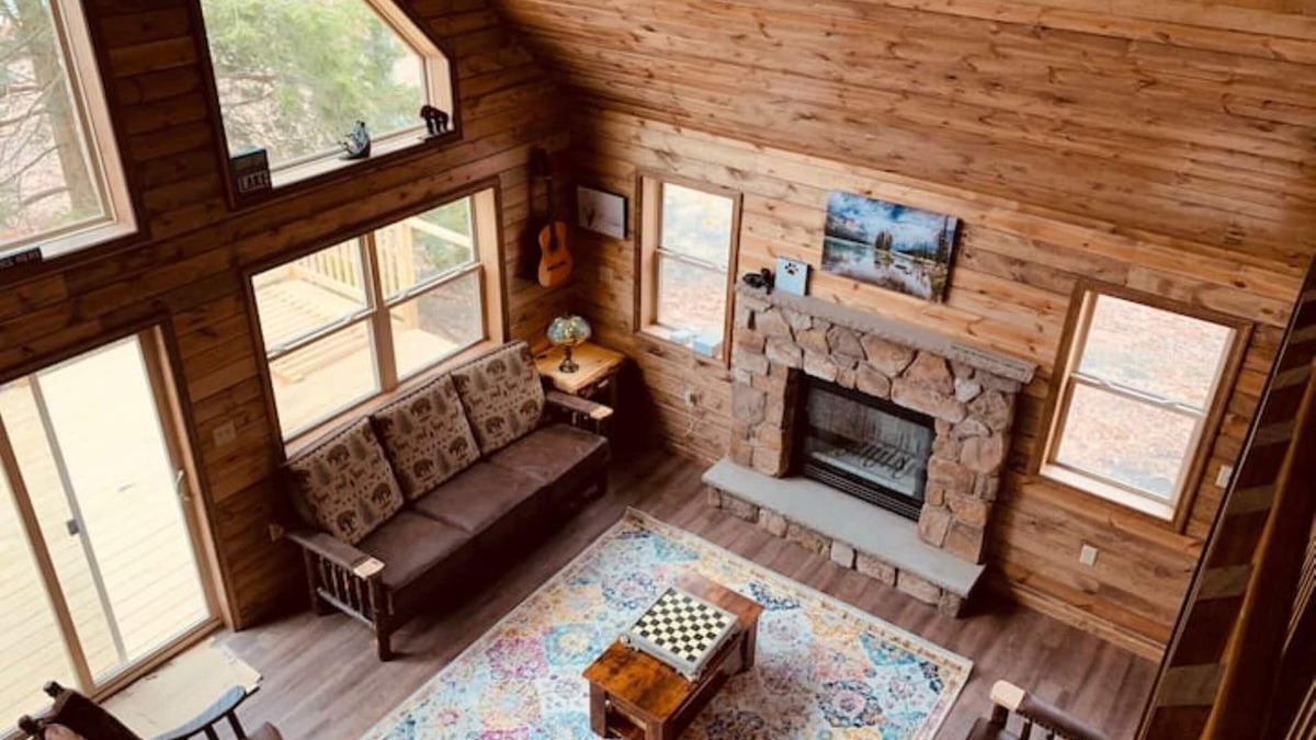 Pocono Summit House | Perfect Ski getaway/Lakefront in Poconos 6 bedroom +Loft, 6.5 bath sleeps 14+