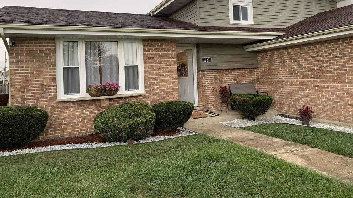 Country Club Hills House | Perfect Southland Location close to everything!