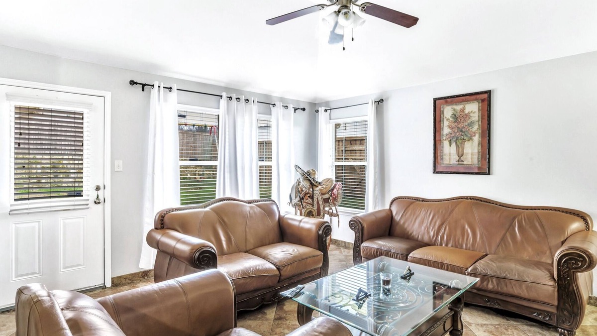 Dallas House | Perfect South Dallas Getaway Near Trinity River!