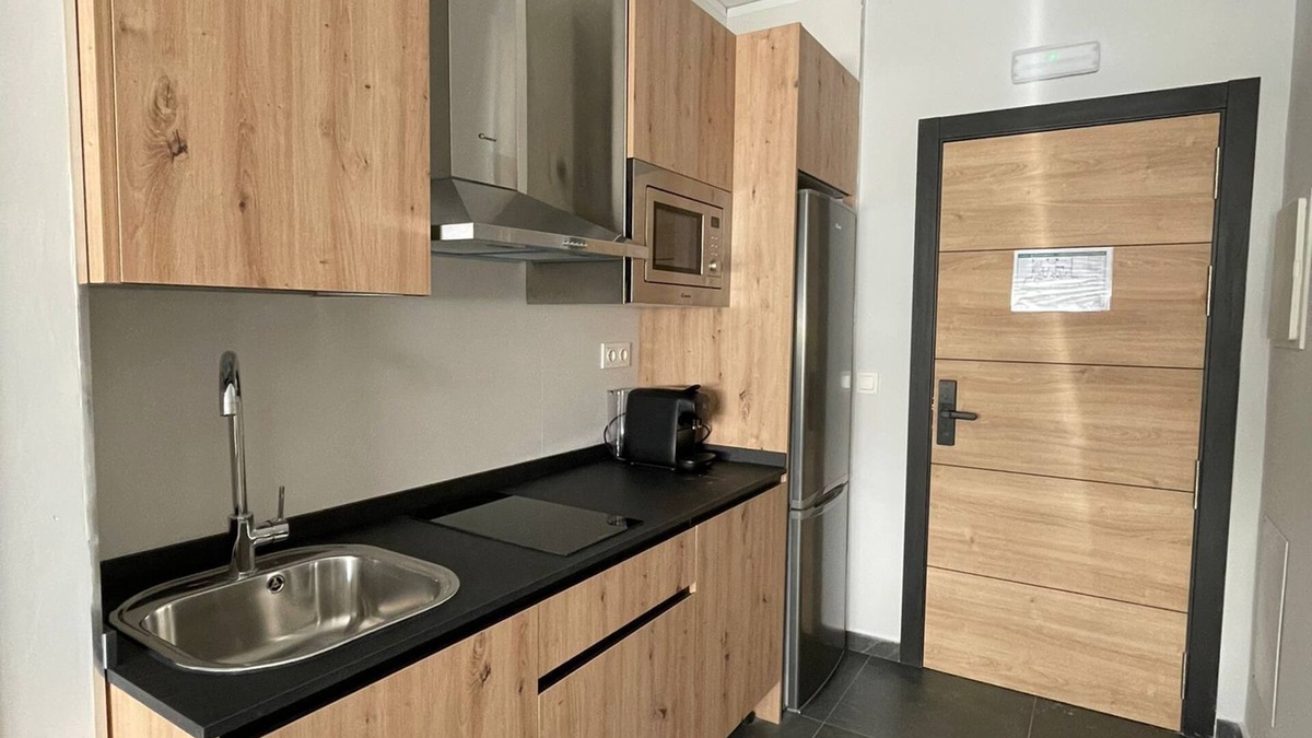 Parla Apartment | Perfect Studio: Near Warner, Madrid and Toledo 4.5