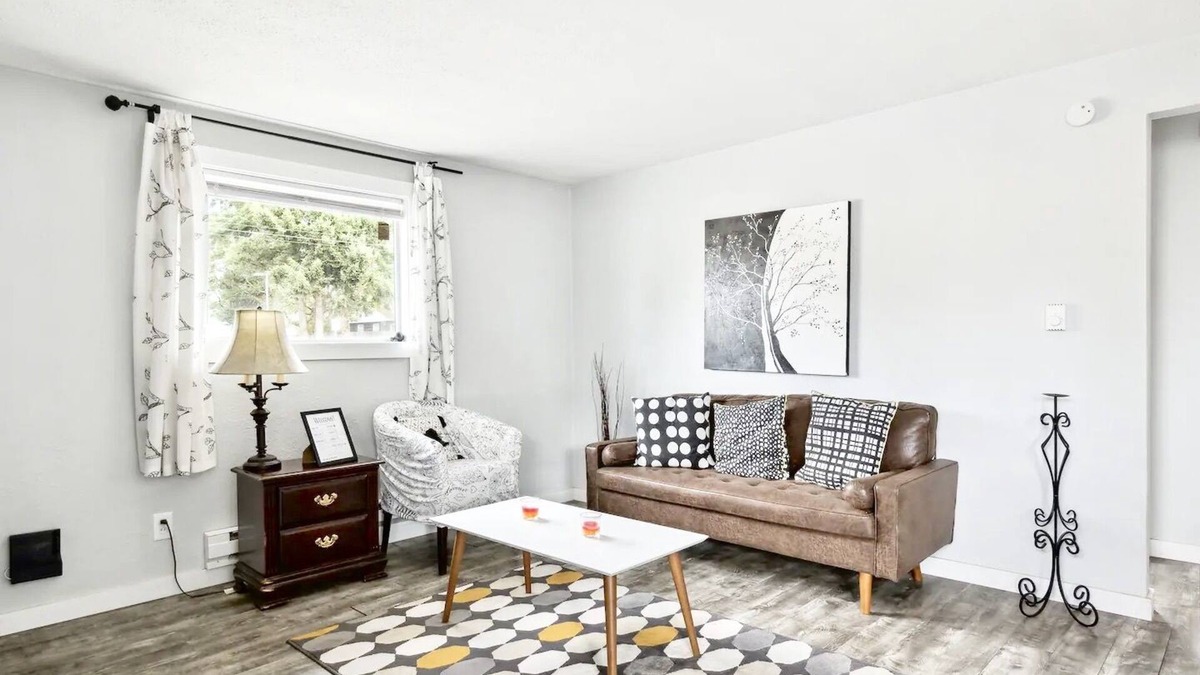 Lakewood Apartment | Perfect Tacoma Guest Retreat Near Lake & Downtown!