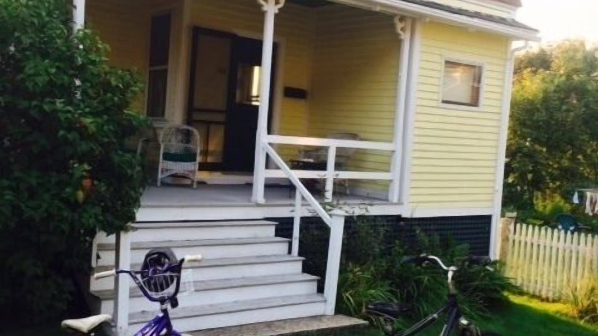 Peaks Island Cottage | Perfect Vacation Cottage, Filled with Sunshine and Laughter.