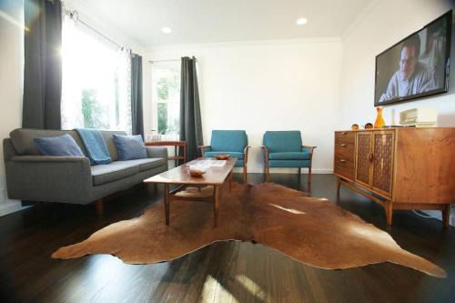 Mar Vista House | Perfect Venice Beach Vacation Home for Couples and Families