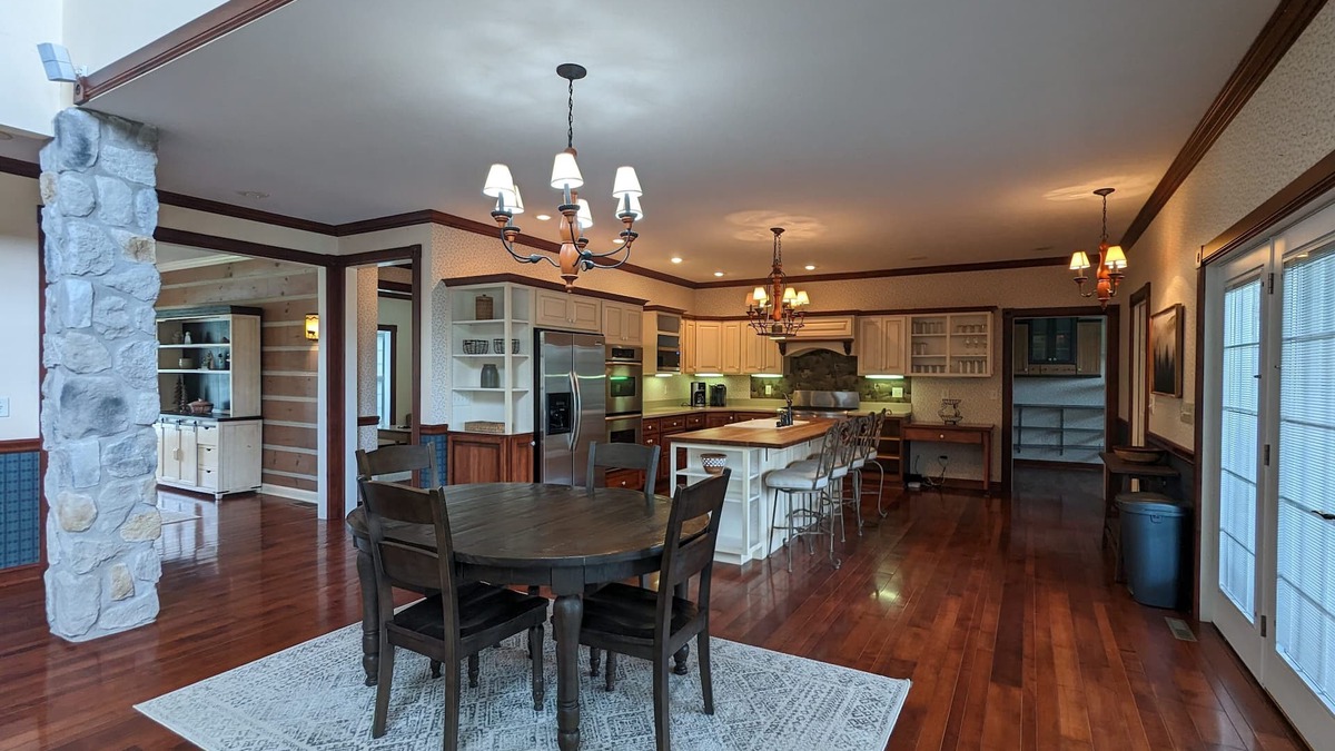 Timberline House | Perfect View: Plenty of room for everyone to stay and play!