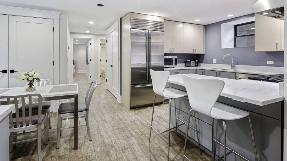 North Center Apartment | Perfect weekend getaway 2BR 2BA Apartment near Wrigley Field