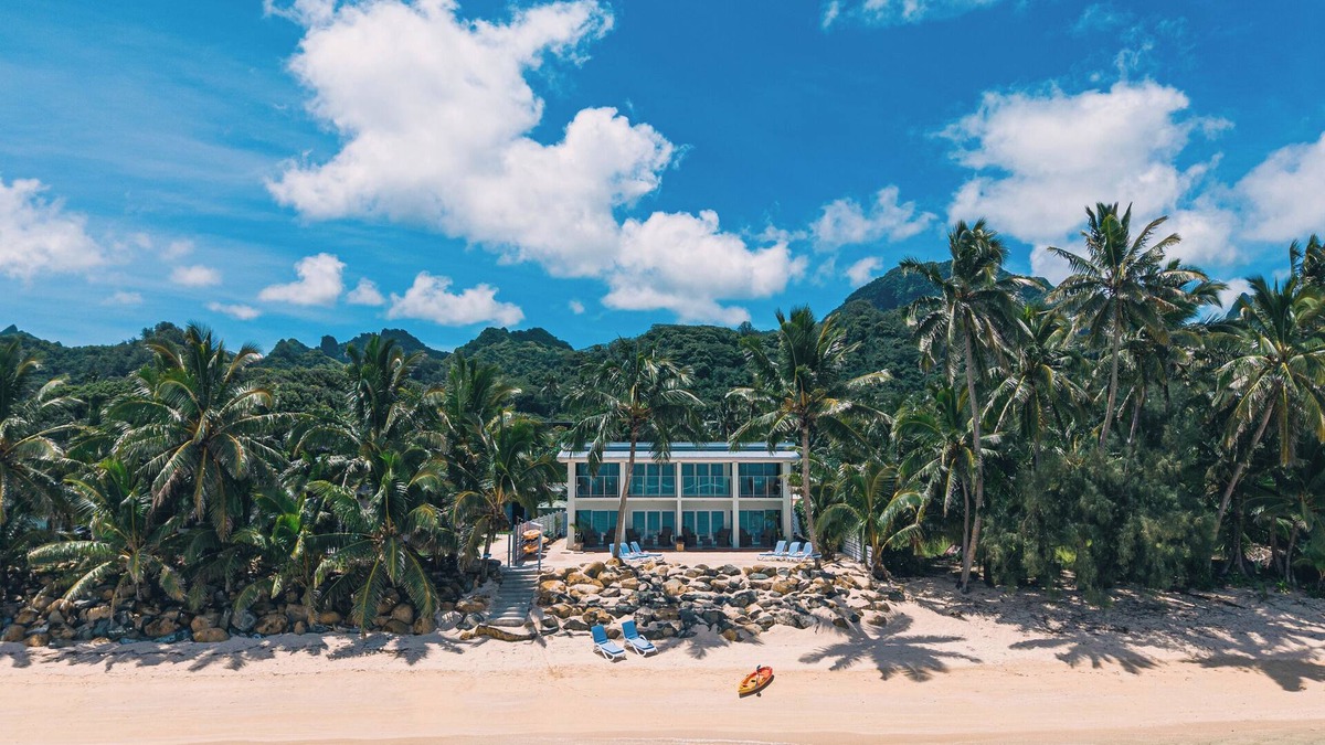 Takuvaine Tapere Condo | Perfectly located 2-bedroom beachfront condo on quiet swimming/snorkelling beach