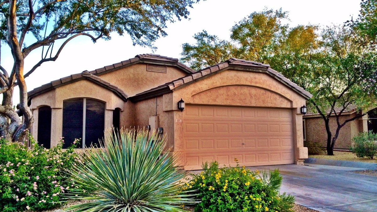 Desert Ridge House | PERFECTLY LOCATED FAMILY FRIENDLY HOUSE with HEATED POOL & HOT TUB!