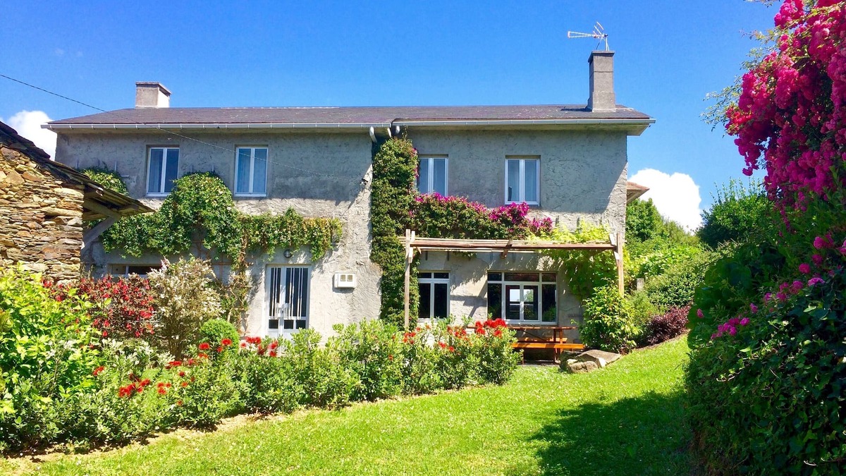 Ortigueira House | Perfectly located summer cottage, just a stone's throw from 5 pristine beaches!