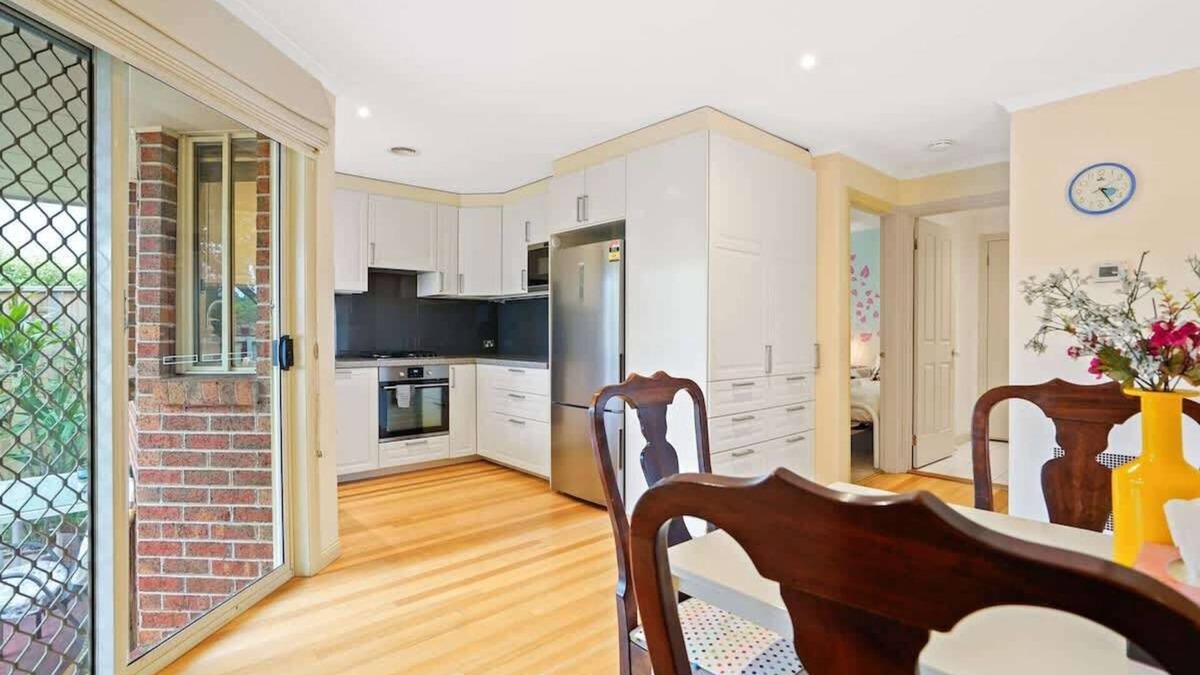 Ringwood House | Perfectly Located Townhouse in heart of Ringwood