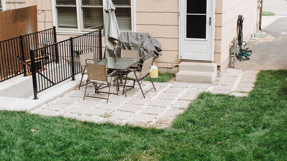 Rosemount House | Perfectly Situated Cozy, Private 1 Bedroom Apartment With Separate Entrance