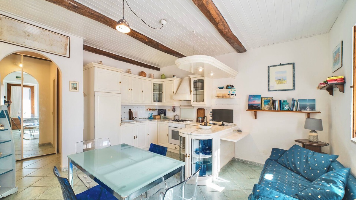 Patresi Apartment | Perfume House - Two Bedroom Apartment, Sleeps 5