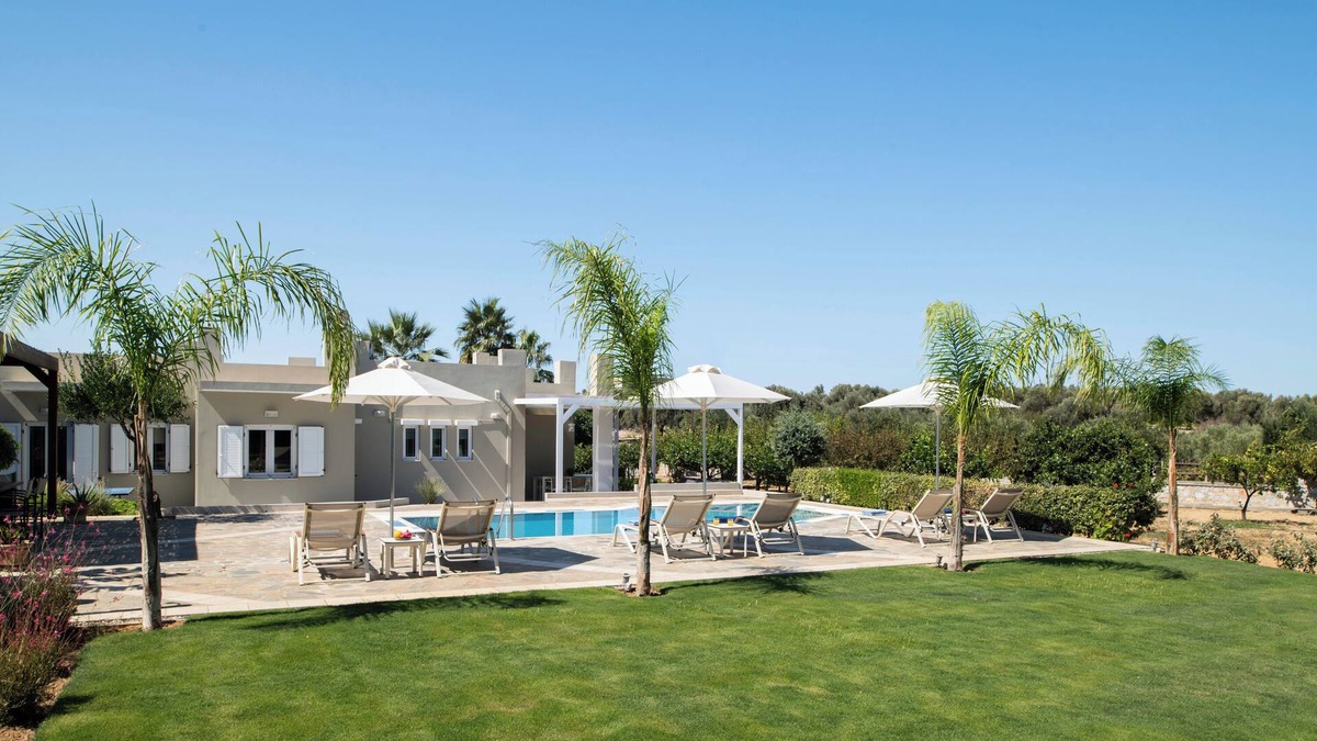 Adelianos Kampos Villa | Periklis Villa, a place to be! Unique Villa with Lavish outdoor area!