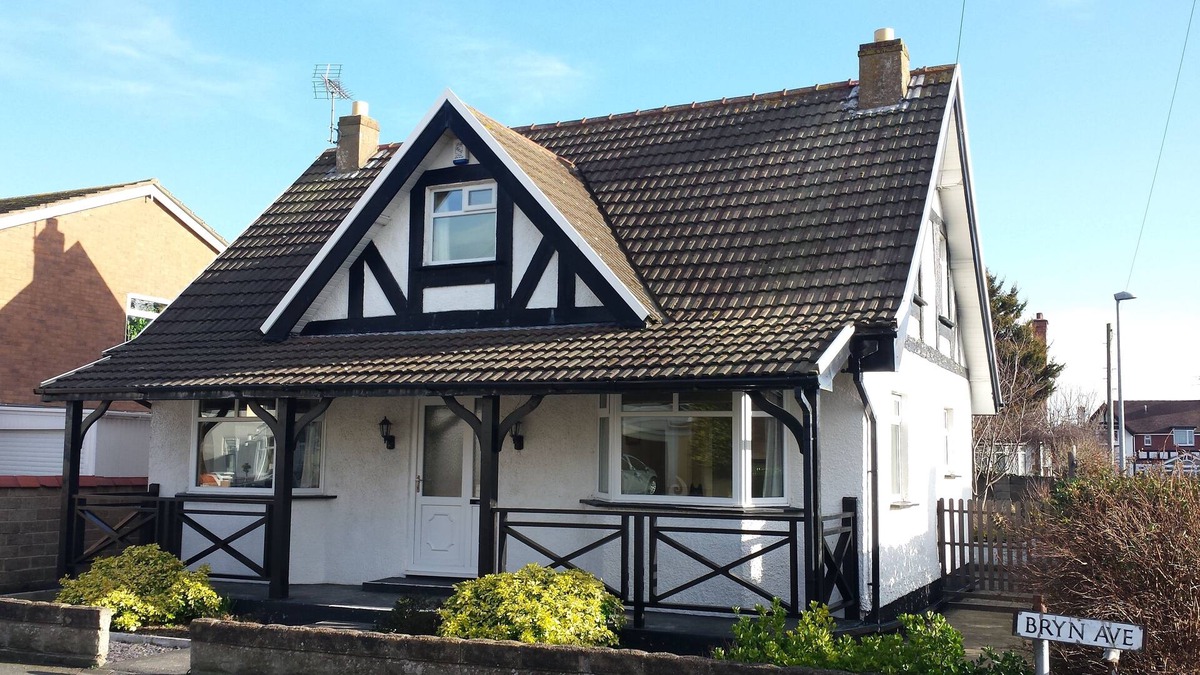 Kinmel Bay Cottage | Period Character Dormer Bungalow/ Cottage nr dune backed beach and Sea