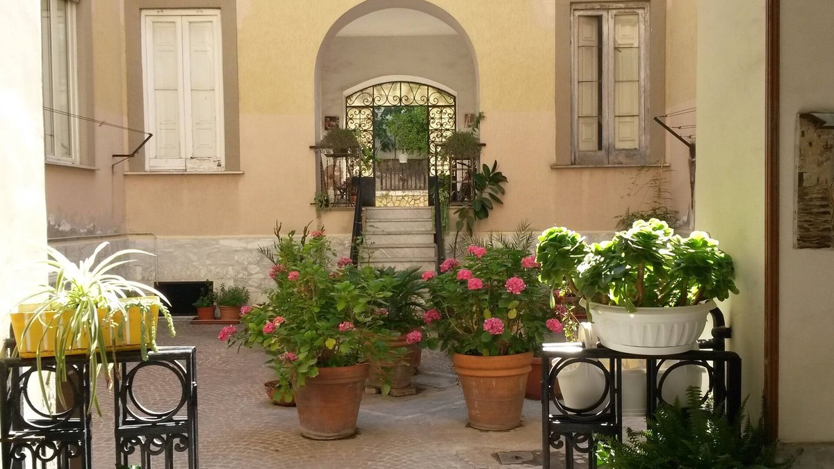 San Giorgio a Cremano Apartment | Period villa on Via Matteotti in San Giorgio a Cremano