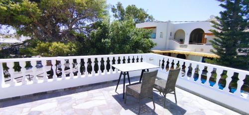 Perissa Apartment | Perissa Art Villa