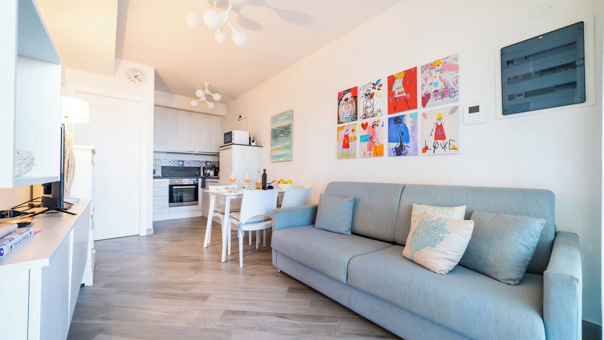Toirano Apartment | Perla Abernathy - vacation home by the sea with pool and garden