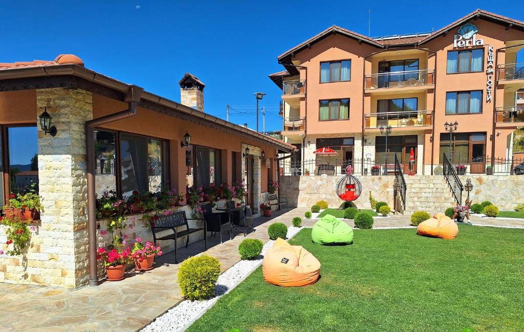 Dospat House | Perla