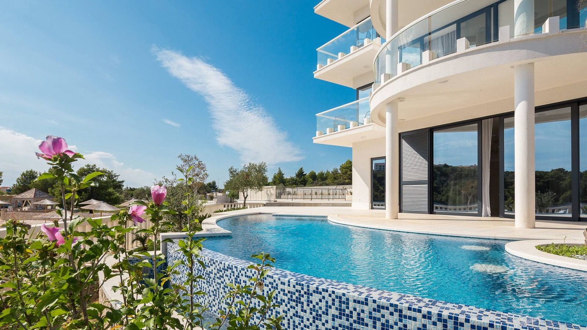 Rogoznica Resort | PERLA RESORT LUXURY APARTMENTS LOCATED ON CHARMING BEACH IN ROGOZNICA CROATIA