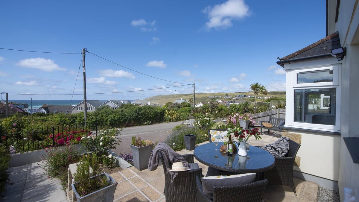 Perranporth House | Perranhaven - a house that sleeps 6 guests in 3 bedrooms