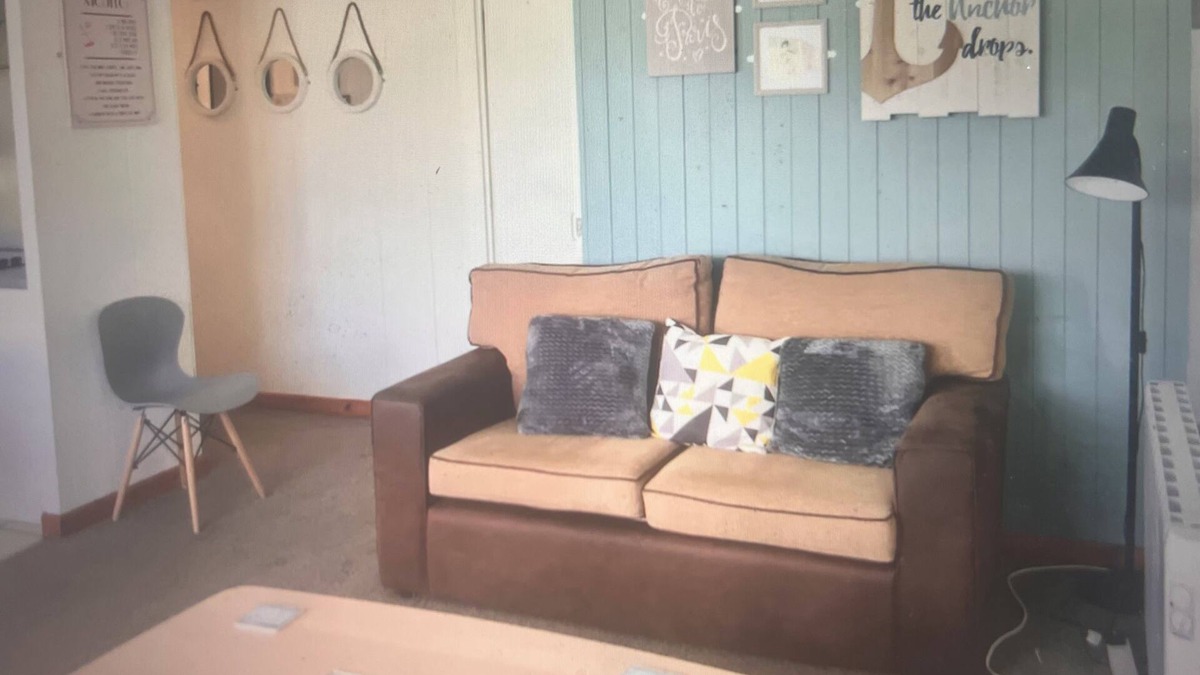 St. Agnes House | PERRANPORTH BUNGALOW - 3 Bedrooms - Communal Swimming, Tennis, Play Area, Bar