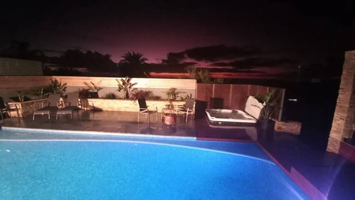Hallett Cove House | Personal and Private Luxury Tropical Oasis at Intrepid Views