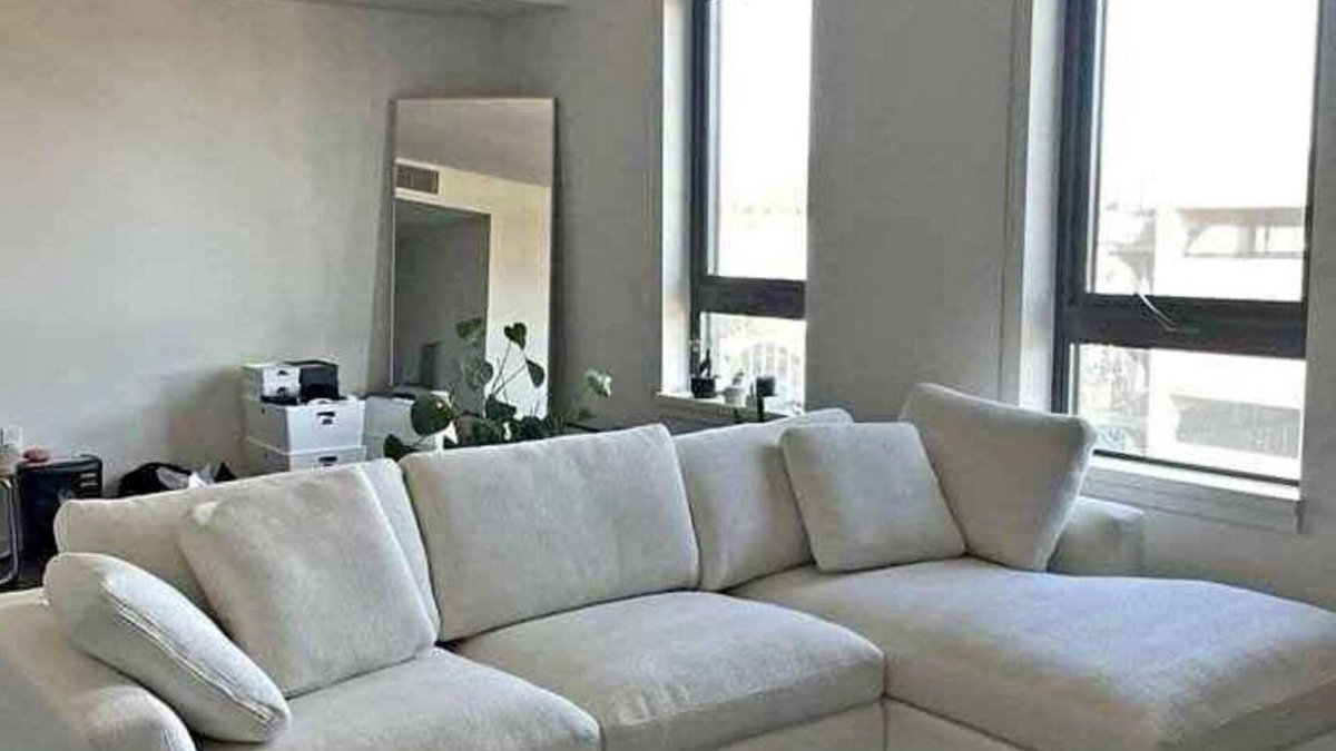 Wolverhampton House | Perton Village lovely Fully refurbished 2 bedroom private house, private parking