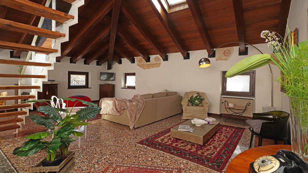 Peschiera del Garda City Centre Apartment | Peschieraloft - Two Bedroom Apartment, Sleeps 6