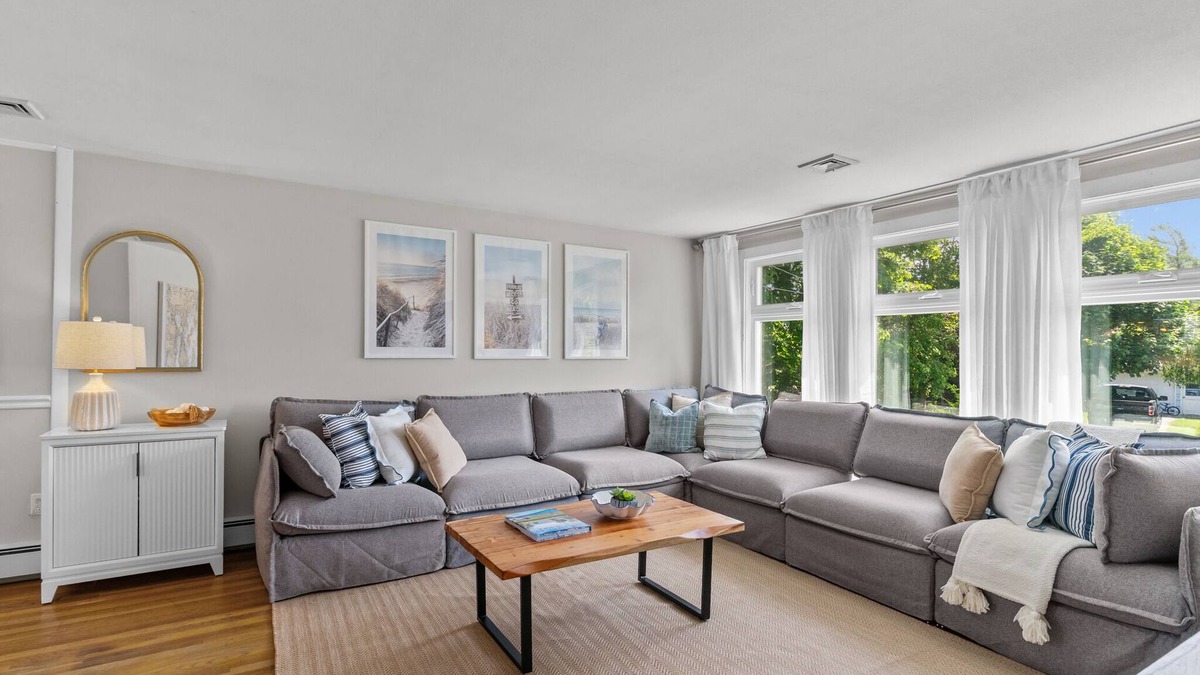 Newport East House | Pet & Family Friendly Home Close to Beaches!