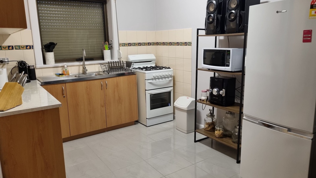 Morphett Vale House | Pet freindly Home in Morphett Vale Adelaide South close to great Beaches 24 hrs