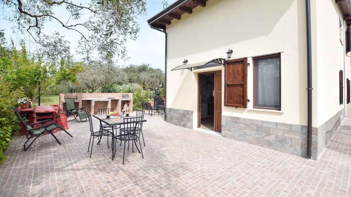Santo Stefano di Magra Apartment | Pet friendly apartment