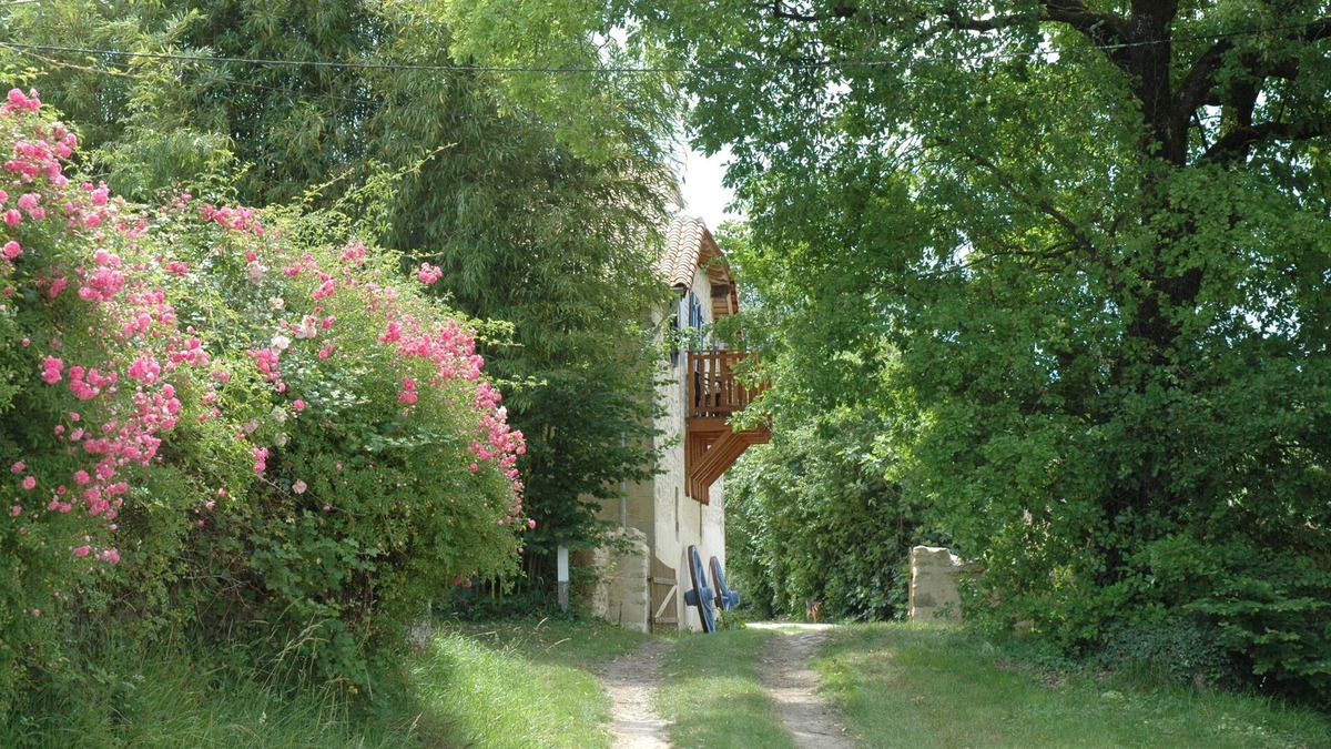 Saint-Aulaye-Puymangou House | Pet friendly 3 bedroom house.