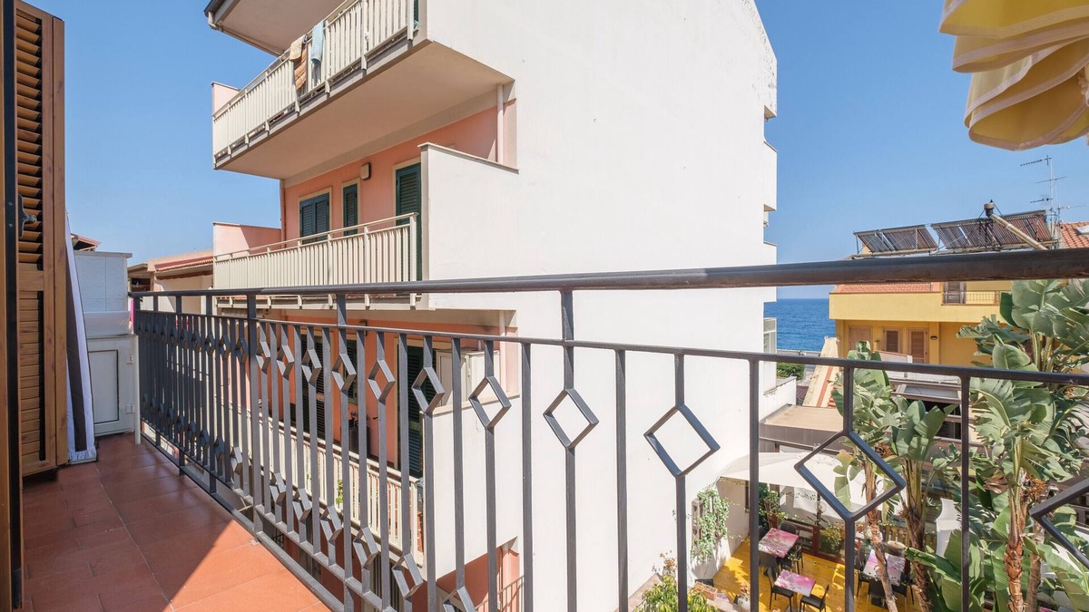 Santa Teresa di Riva House | Pet-Friendly 'Holiday Home Santa Teresa Di Riva' with Sea View