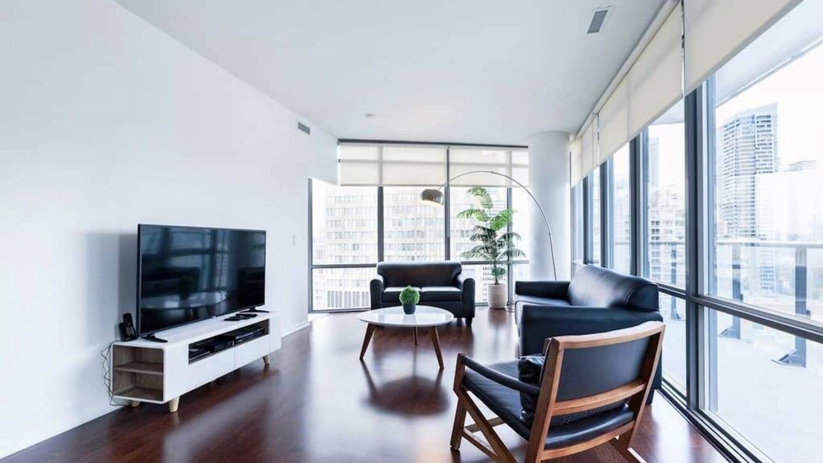 Bay Cloverhill Apartment | Pet Friendly 2 Bedroom 2 Bath Bay St. Condo FREE PARKING near SICK KIDS HOSPITAL