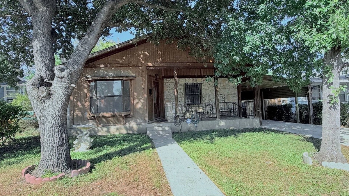 Shearer Hills - Ridgeview House | Pet Friendly 2-bedroom house in Central San Antonio