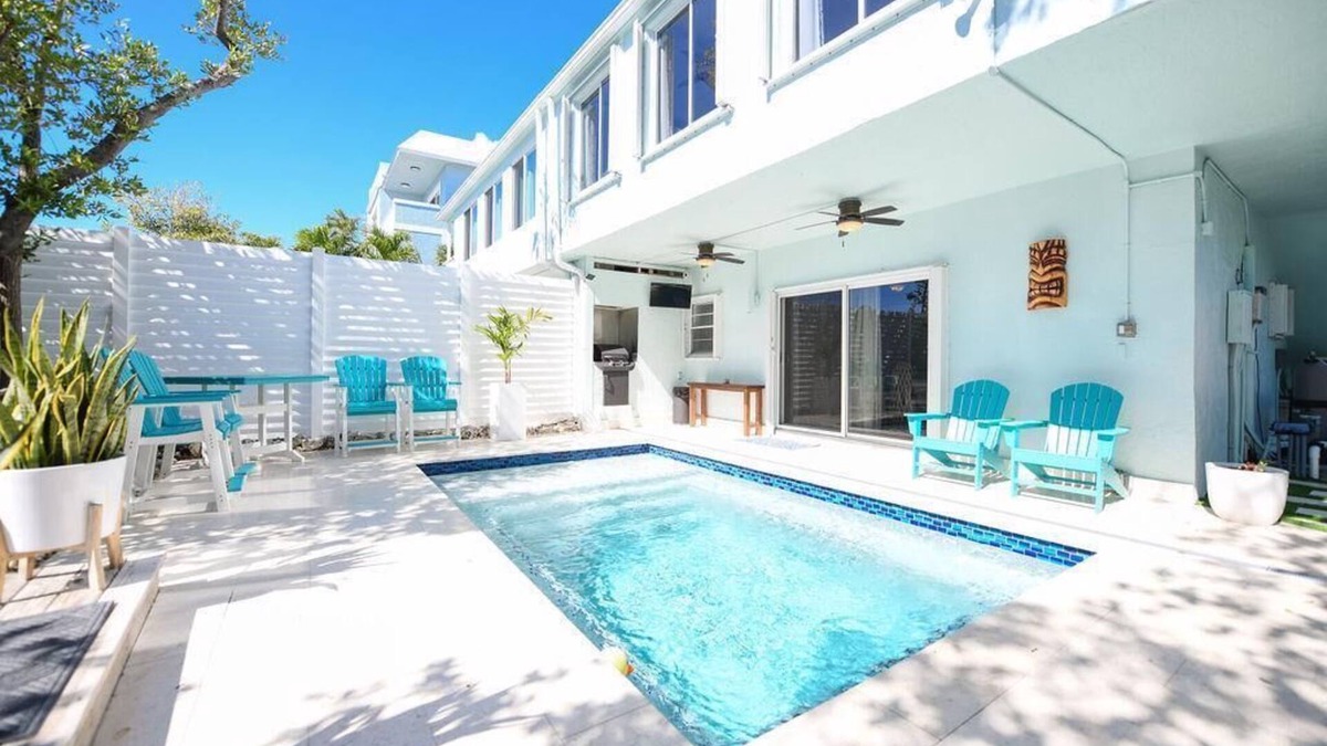 Venetian Shores House | Pet Friendly 2 Bedroom in Venetian Shores Sleeps 10
