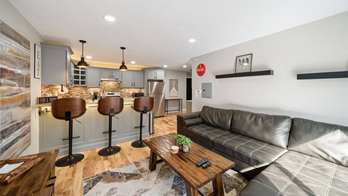 Whitewater Apartment | Pet-Friendly 2 Bedroom Suite Near UWW Campus, Kettle Moraine, and Starin Park!