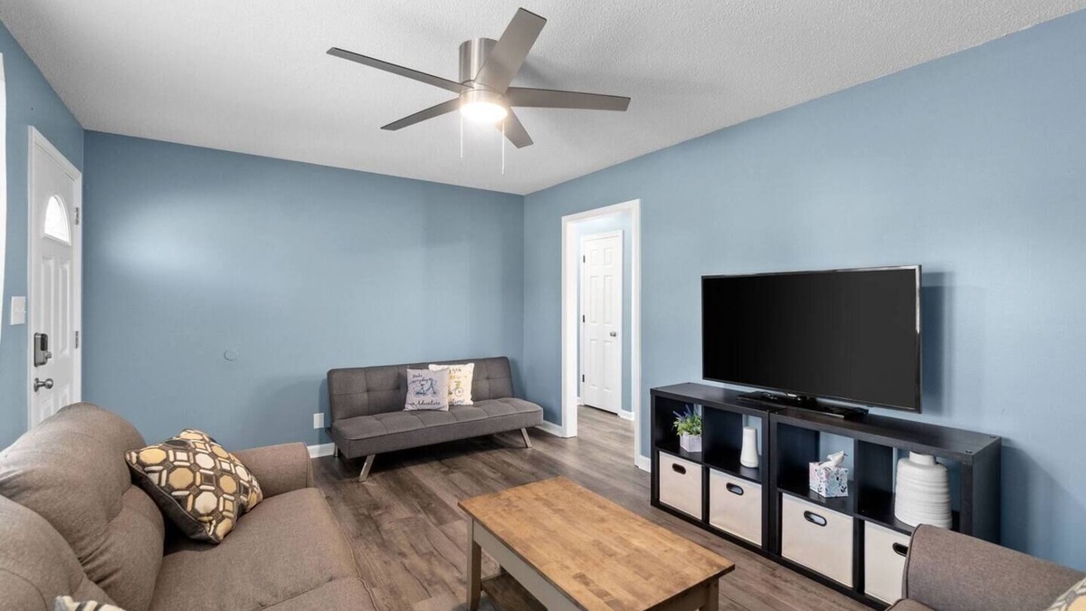 Oak Grove House | Pet Friendly 2 bedroom close to Ft. Campbell