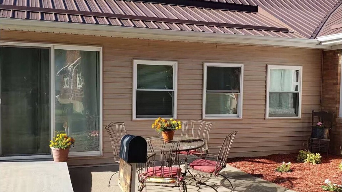 Bellevue House | Pet-friendly 2 bedroom townhome in tranquil Bellevue