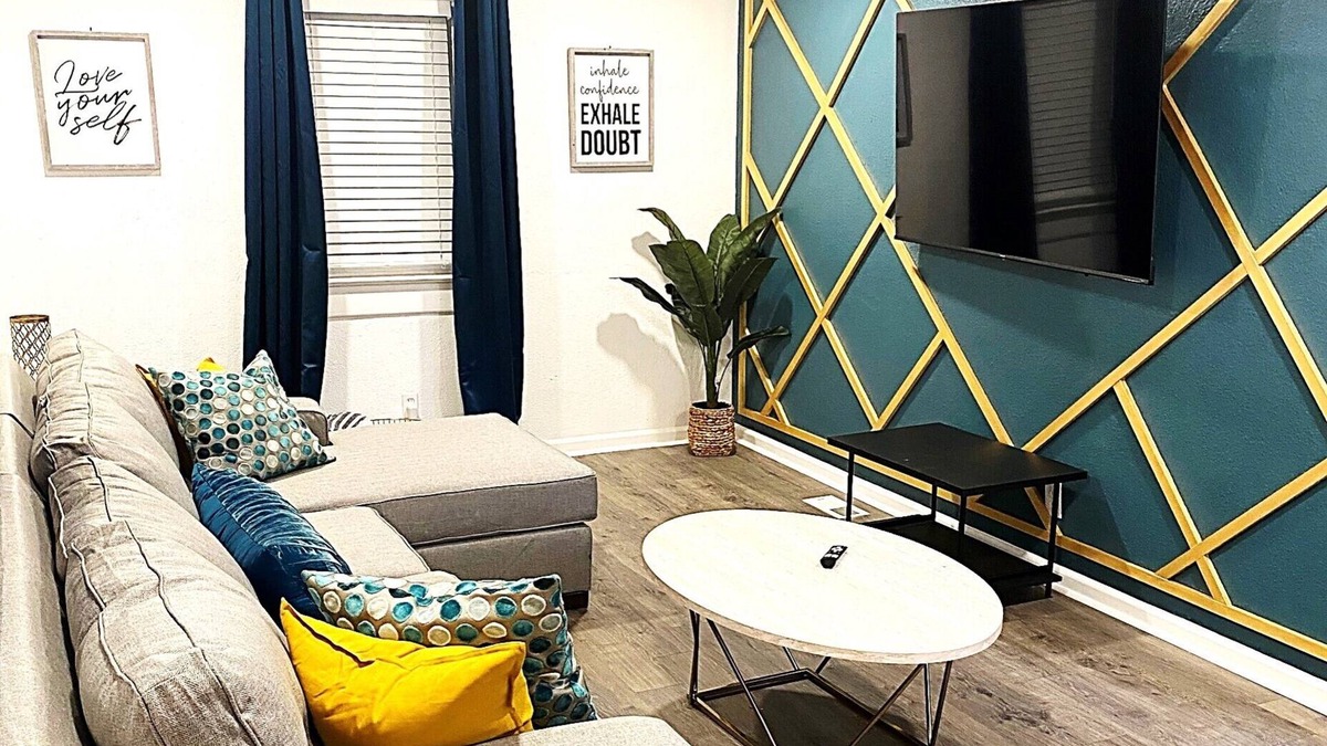 Bayview House | Pet-Friendly 2BR- Near Beach, Bases, & Hospitals