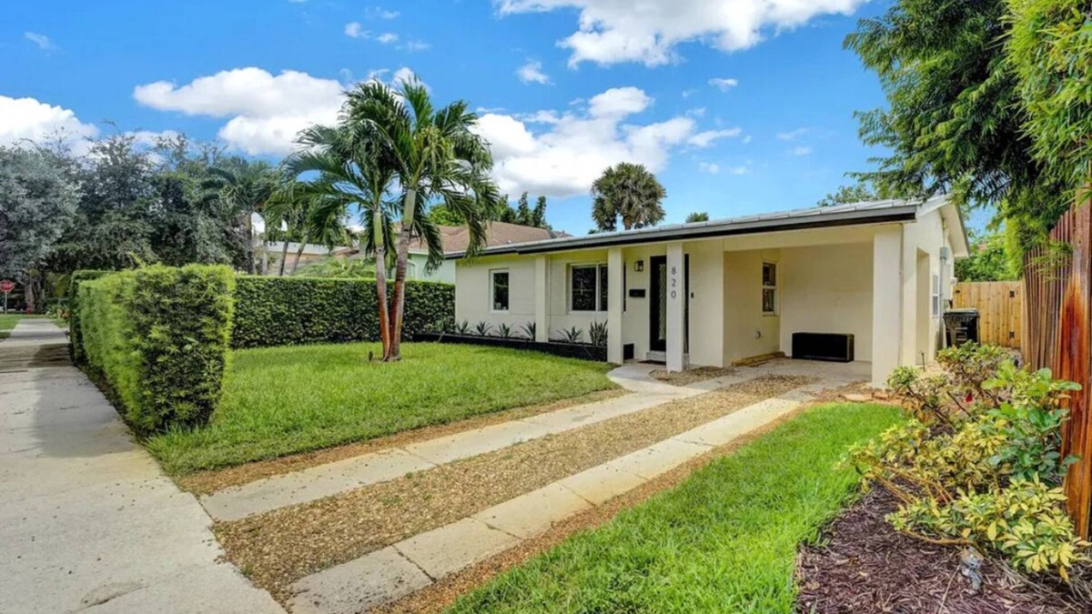 Middle River Terrace House | Pet-Friendly 3BR, Fenced Yard, Grill & Near Beach