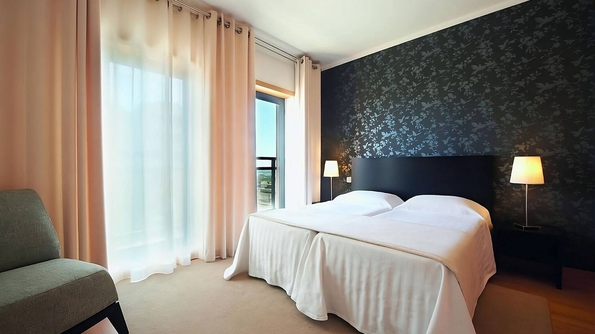 Olhao Hotel | Pet-friendly 3BR Accommodation Close to Farol Beach! Full Kitchen, Outdoor Pool!